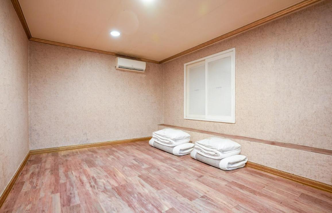 K Motel Daeyeon Busan Exterior photo